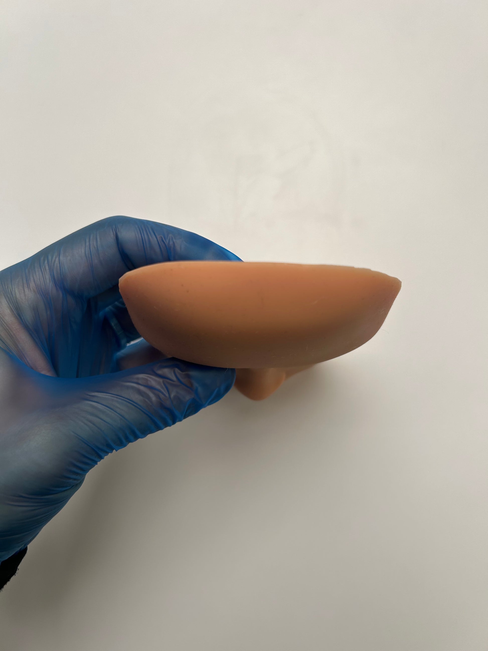 Aesthetic practice dummy head for clinics and beginners